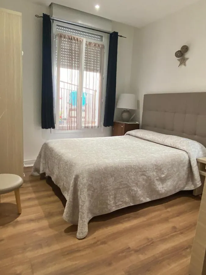 **  Hotel Lutetia Cannes France